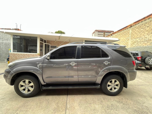 Imagen 8 de 15 de Toyota Fortuner