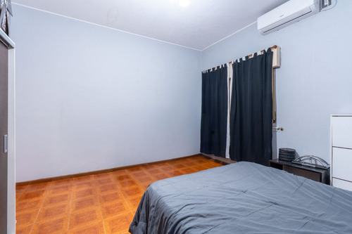 Venta Casa Con Fondo , Quincho Y Cochera En Wilde