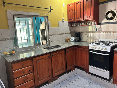 Venta. Casa 6 Ambientes Con Galpón. Capdevilla. Parque Sakura. Exaltacion De La Cruz