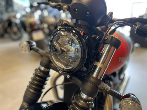 Triumph Bonneville Bobber 1200 25/25 Harley 883 (ja)