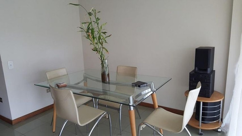 Imagen 3 de 9 de Apartamento Totalmente Remodelado Y Amoblado En Las Mercedes Caracas 22-24286