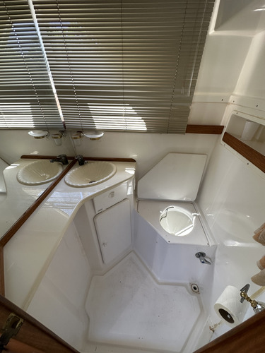 Custon 35 Volvo 220hp Gasolero Con Solo 200horas Nuevo!