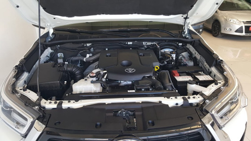 Toyota Hilux 2.8 Cd Srv 177cv 4x4 At