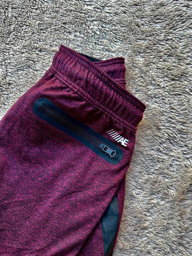 Short De Algodón American Eagle Talla S Color Vino (Usado)
