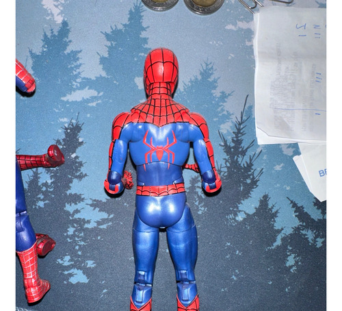 Marvel Legends Spiderman Tom Holland (Usado)