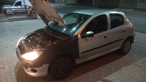 Peugeot 206 2006 1.4 Sensation Flex 5p