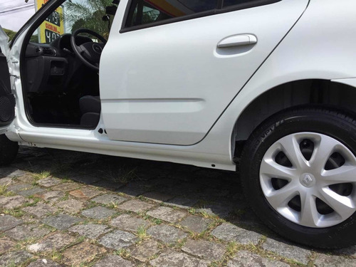 Clio Hatch 2016