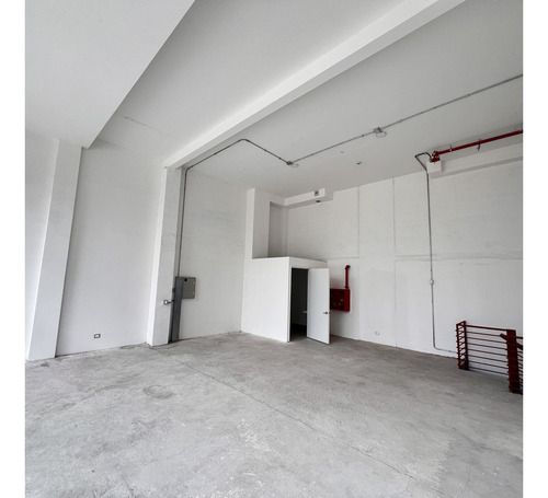 Arriendo Local Comercial 73,11 M2 Nivel Calle + Bodega De 22