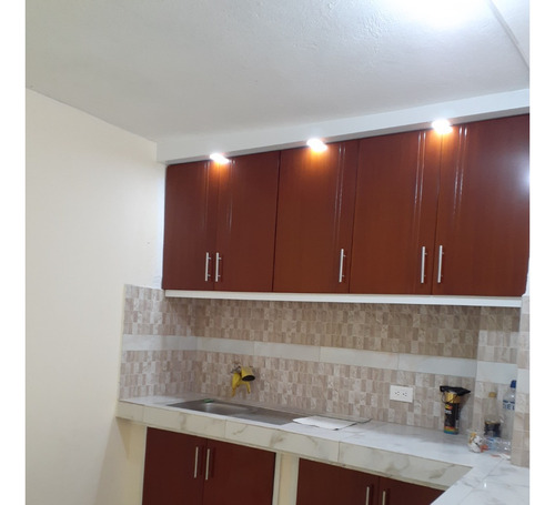 Imagen 8 de 23 de Vendo Casa Independiente Con Opcion A Construir Otros Pisos, Calle Principal, Norte De Quito Carapungo