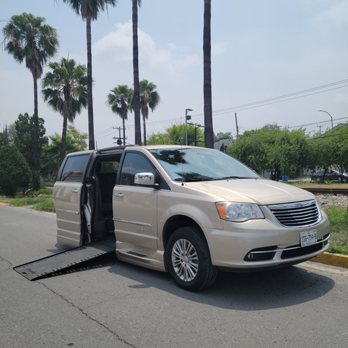 Chrysler Town & Country 3.6 Touring Piel Mt