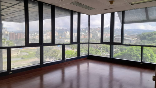 Oficina En Alquiler En Plaza Venezuela / 90m²/ Canon: $720