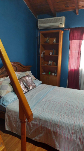 Imagen 9 de 16 de Duplex 3 Ambientes. Con Cochera Y Patio Con Parrilla. Se Escuchan Ofertas. Muy Buena Ubicación