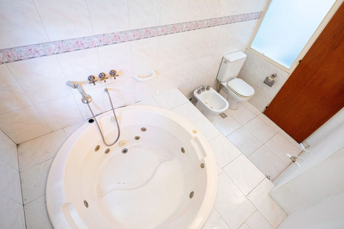 Imagen 23 de 30 de Casa En Venta En Saavedra Jardin Pileta Y Cocheras