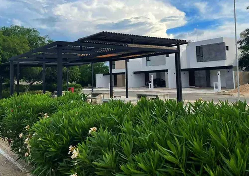 Casa En Venta En Mérida Modelo Ambar Plus En Privada Praderas Del Mayab, Conkal