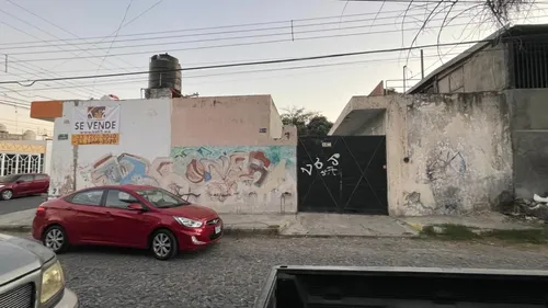 Casa Con 3 Locales Comerciales En Colonia Benito Juárez Auditorio