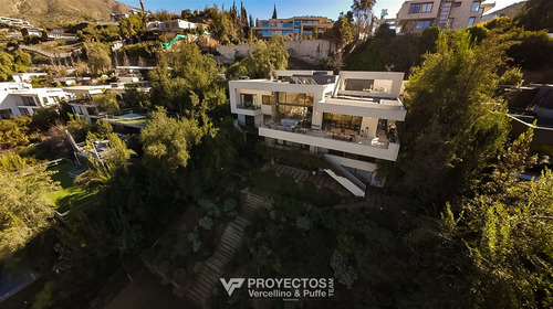 Casa En Venta De 8 Dorm. En Lo Barnechea