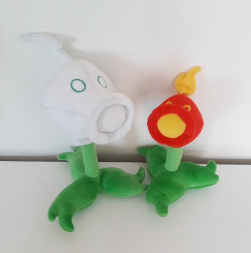 Imagen 5 de 5 de Plantas Vs Zombies Peluches Lanzaguisantes