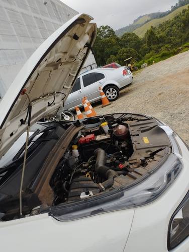 Imagem 6 de 14 de Fiat Toro 2020 1.8 16v Freedom Flex 4x2 Aut. 4p