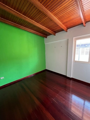 Imagen 24 de 30 de Se Vende Casa Actualizada 500 M2 5h/7b/3p La Boyera