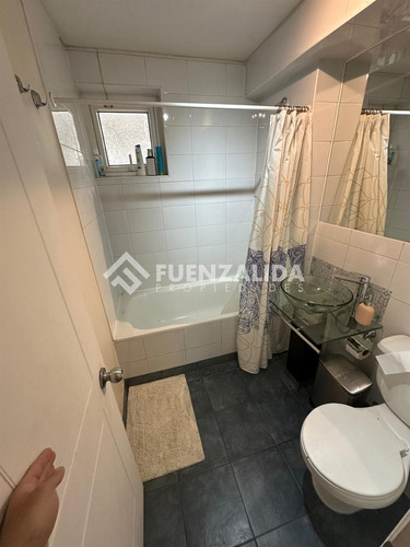 Casa De 3 Pisos En Pasaje Cerrado En Venta. En Ñuñoa