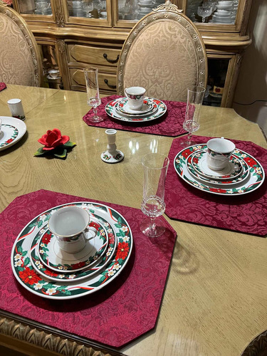 Vajilla De Porcelana Navideña (Usado)