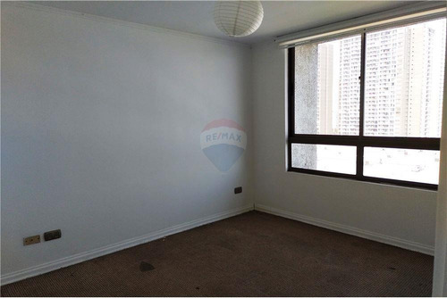 Arriendo A Una Cuadra Metro Línea 1