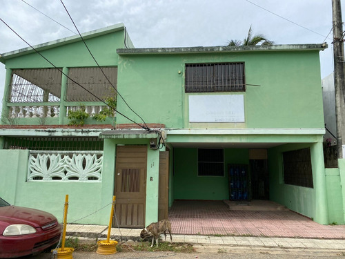 Venta De Casa En Urbanización Carolina, Santo Domingo Este