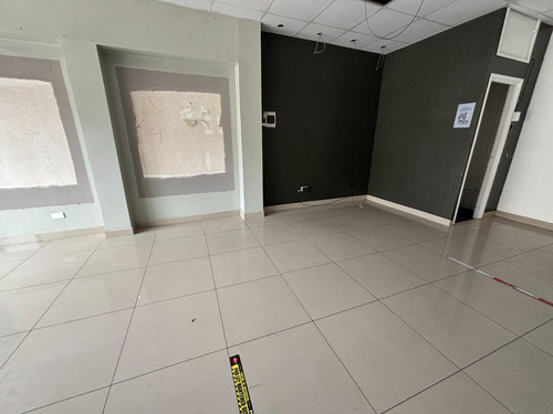 Local Comercial En Pleno Centro 1 Norte (6 Y 7 Ote)