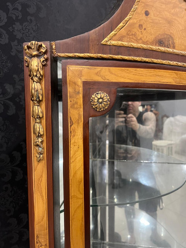 Cristaleira Bombê Marchetada Com Apliques De Bronze