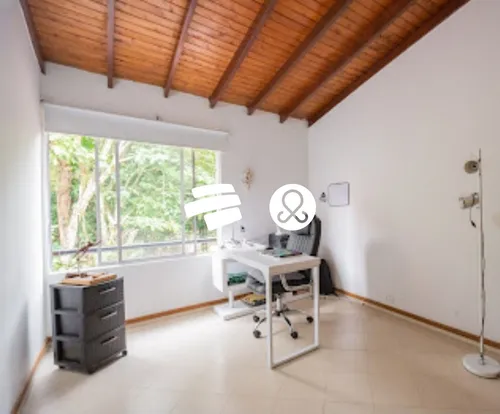 Casa En Venta En El Poblado, Loma De Los Balsos