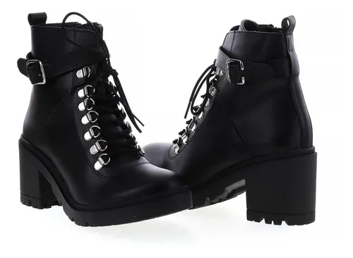 Botines negros online con agujetas