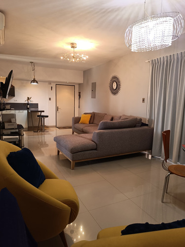 Elena Hidalgo Vende Apartamento En La Urbanización El Parral Residencia Royal Palace Posee Hermosa Vista, Fácil Acceso A La Autopista, Cercano A Centros Comerciales (solo Clientes)