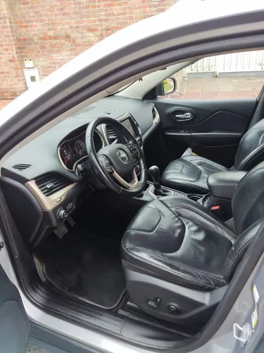Jeep Cherokee 3.2 Longitude