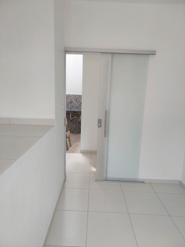 Imóvel,completo2quartos2 Banheiros Cozinha E Sala E Garagem