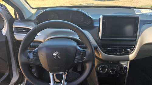 Peugeot 2008 1.6 Allure am20