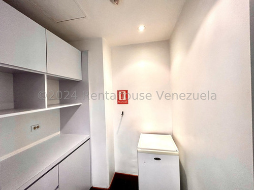 Oficina Alquiler Campo Alegre. Caracas. Ar. Mls # 24-20210