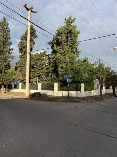 Vendo Casa De 3 Dorm. En Barrio Arguello A 2 Cuadras De Rect