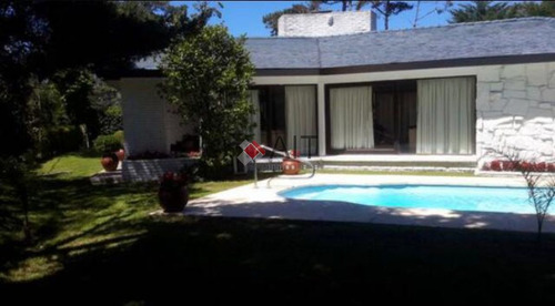 Imagen 2 de 14 de Muy Lindo Chalet Cerca De La Playa. 4 Dormitorios, Piscina Climatizada Y Mas