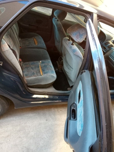 Imagen 6 de 15 de Renault Laguna 2.0