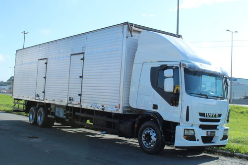 Imagem 3 de 6 de Iveco Tector 240