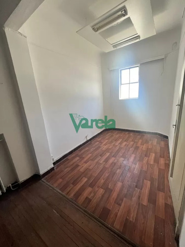 Venta Apartamento Centro De Estilo. Tres Dormitorios.