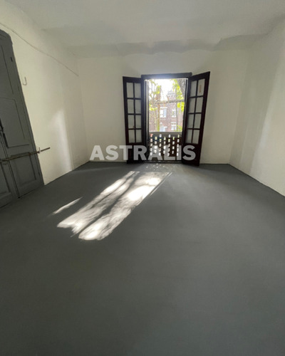 Apartamento En Alquiler De 1 Dormitorio En Cerrito S/ Gastos Comunes