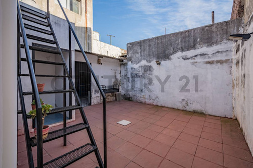Casa De 3 Ambientes Con Jardín, Patio Y Terraza Lote Propio En Sarandí