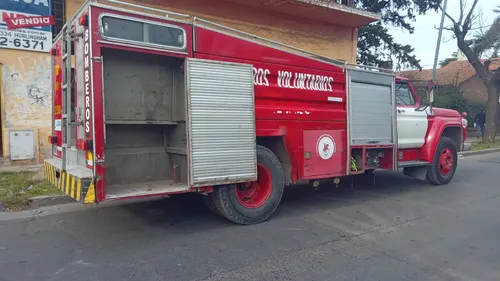 Camion Ford F600 Autobomba V8 Nafta, Permuta, Financio%, Liq