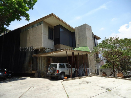 Practica Y Bella Casa En Venta En Colinas De Bello Monte Yf