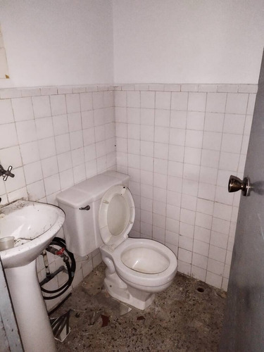 221747 Venta Local Comercial Calle Repuestera Naguanagua Fp