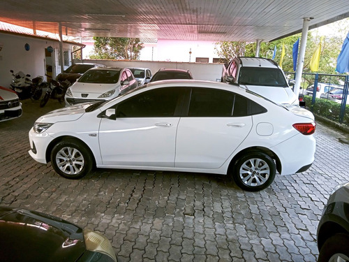 Chevrolet Onix SEDAN Plus LT 1.0 12V Flex 4p Mec.