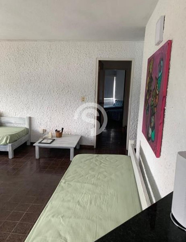 Apartamento Reciclado De 2 Dormitorios, Muy Luminoso!- Ref: 4599
