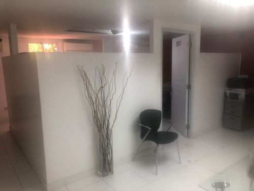 Solar Para Dealer En La Rubizacion Real De 910m2 Capacidd Para 40 Vehiculos Av. Principal