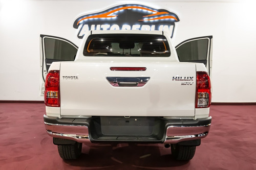Imagen 10 de 15 de Toyota Hilux Srv 4x4